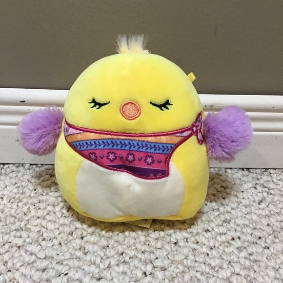 Aimee the chick Squishmallow - Picture 1 of 3